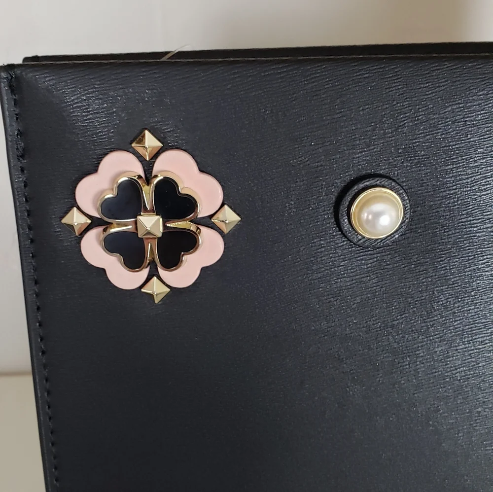 Kate Spade Black Large Kelli Pouch NWT‎